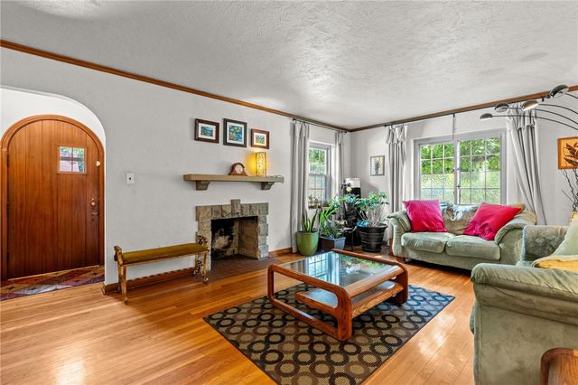 204 Hilltop Avenue, Oakwood, OH 45419