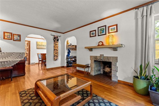 204 Hilltop Avenue, Oakwood, OH 45419