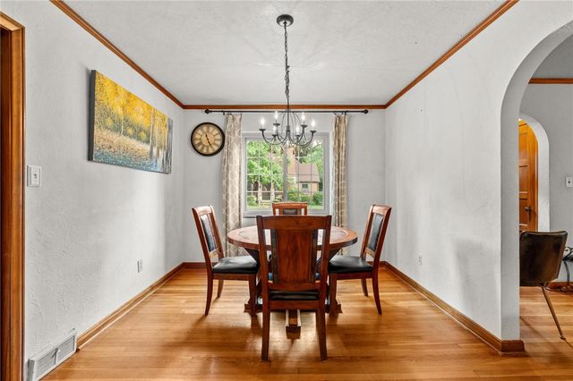 204 Hilltop Avenue, Oakwood, OH 45419