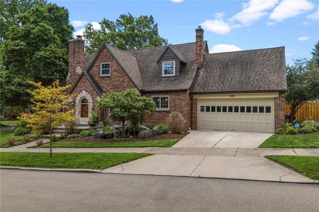 204 Hilltop Avenue, Oakwood, OH 45419
