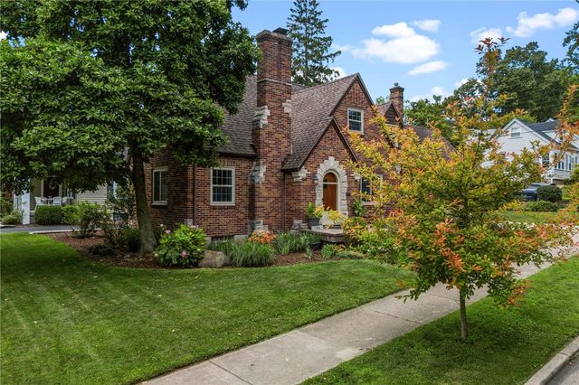 204 Hilltop Avenue, Oakwood, OH 45419