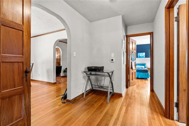 204 Hilltop Avenue, Oakwood, OH 45419