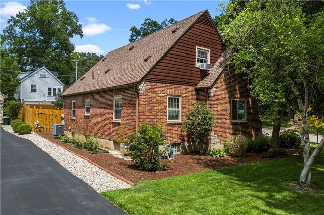 204 Hilltop Avenue, Oakwood, OH 45419