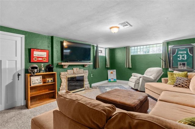 204 Hilltop Avenue, Oakwood, OH 45419