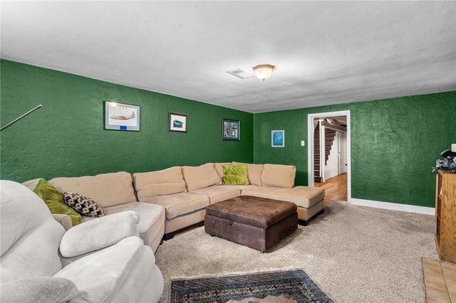 204 Hilltop Avenue, Oakwood, OH 45419