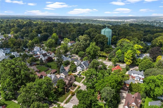 204 Hilltop Avenue, Oakwood, OH 45419