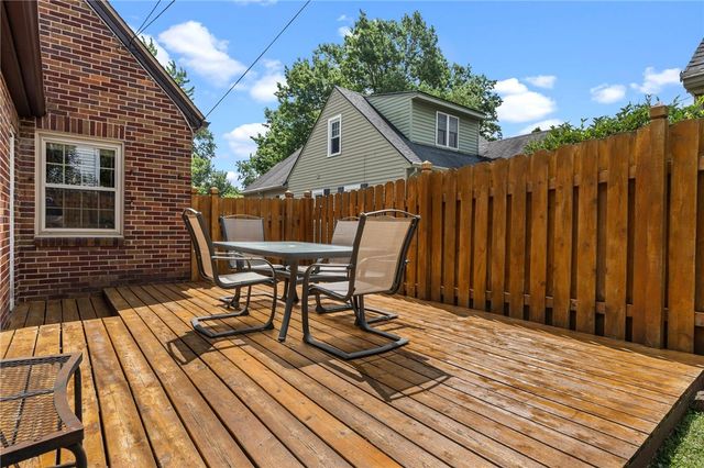 204 Hilltop Avenue, Oakwood, OH 45419
