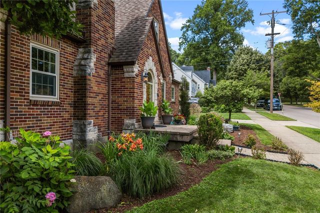 204 Hilltop Avenue, Oakwood, OH 45419