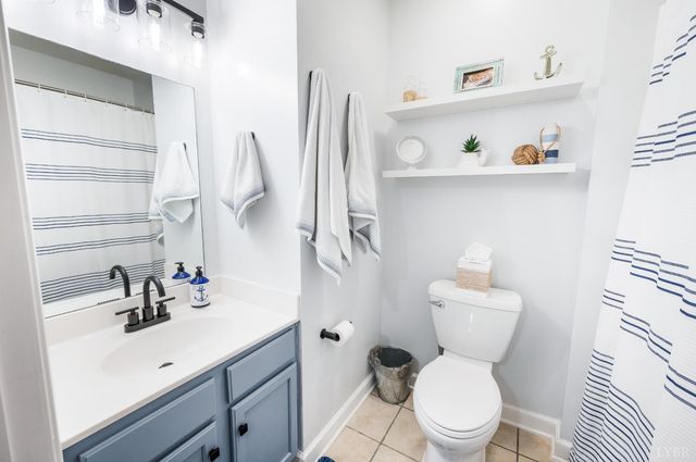 1245 Graves Harbor Trail 212, Huddleston, VA 24104