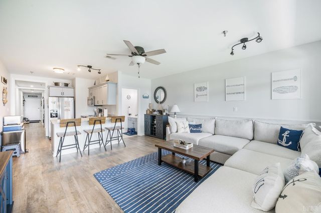 1245 Graves Harbor Trail 212, Huddleston, VA 24104