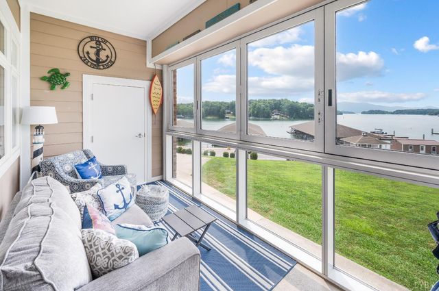 1245 Graves Harbor Trail 212, Huddleston, VA 24104