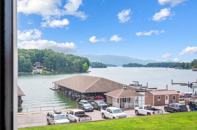 1245 Graves Harbor Trail 212, Huddleston, VA 24104