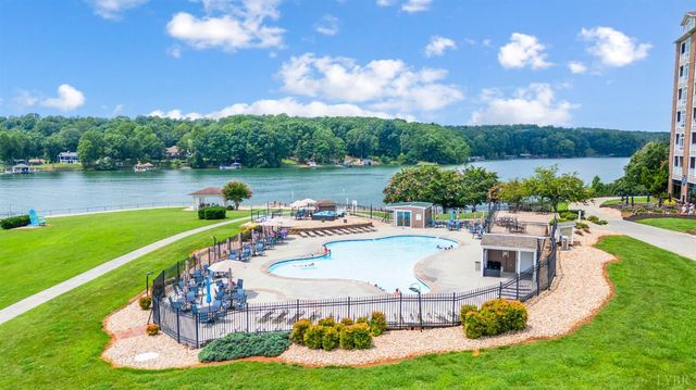 1245 Graves Harbor Trail 212, Huddleston, VA 24104