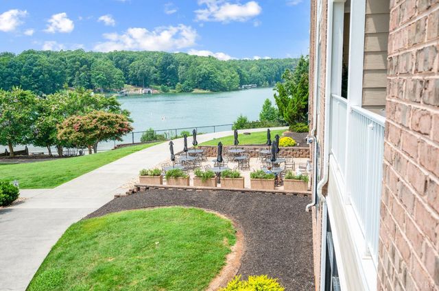 1245 Graves Harbor Trail 212, Huddleston, VA 24104