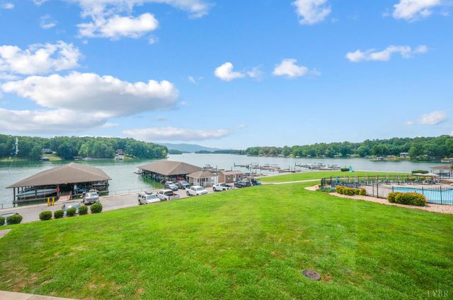 1245 Graves Harbor Trail 212, Huddleston, VA 24104