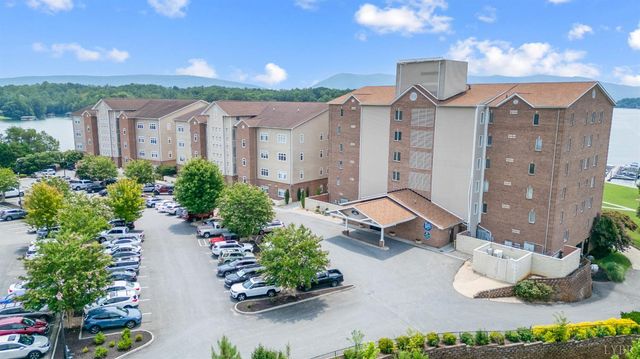 1245 Graves Harbor Trail 212, Huddleston, VA 24104