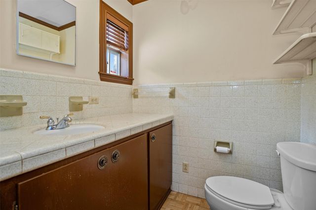 916 E Houston Avenue, Crockett, TX 75835