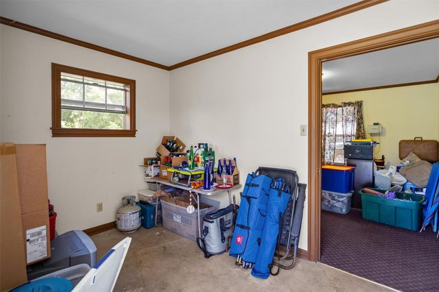 916 E Houston Avenue, Crockett, TX 75835