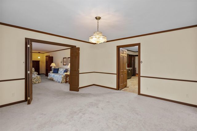 916 E Houston Avenue, Crockett, TX 75835