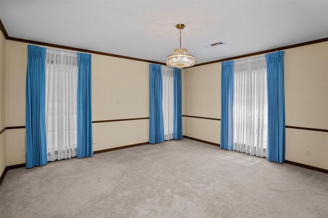 916 E Houston Avenue, Crockett, TX 75835