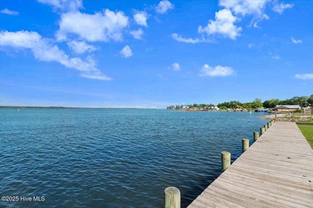 232 Fulcher Landing Road, Sneads Ferry, NC 28460