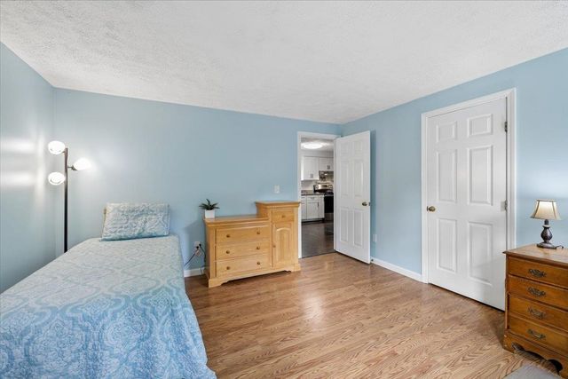17 Almeda Lane, Hooksett, NH 03106
