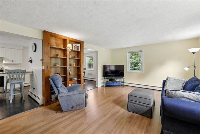 17 Almeda Lane, Hooksett, NH 03106
