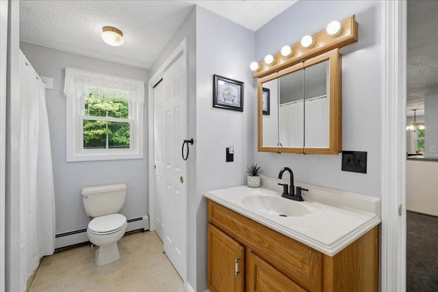 17 Almeda Lane, Hooksett, NH 03106