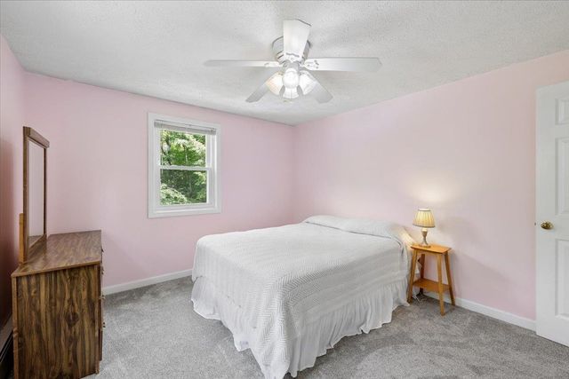17 Almeda Lane, Hooksett, NH 03106