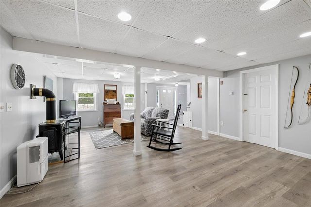 17 Almeda Lane, Hooksett, NH 03106