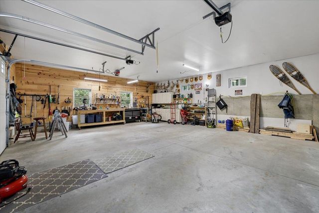17 Almeda Lane, Hooksett, NH 03106