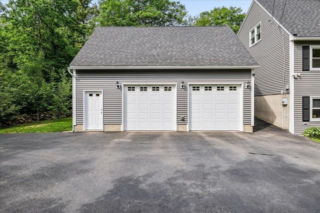 17 Almeda Lane, Hooksett, NH 03106