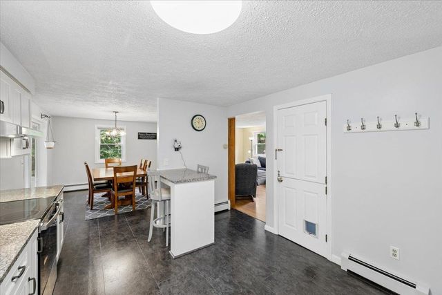 17 Almeda Lane, Hooksett, NH 03106