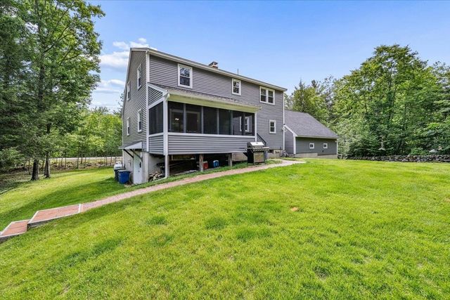 17 Almeda Lane, Hooksett, NH 03106