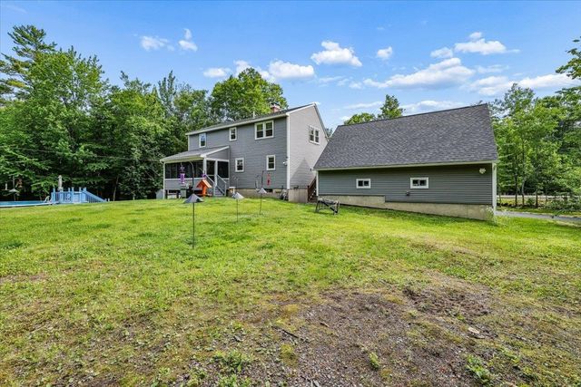 17 Almeda Lane, Hooksett, NH 03106
