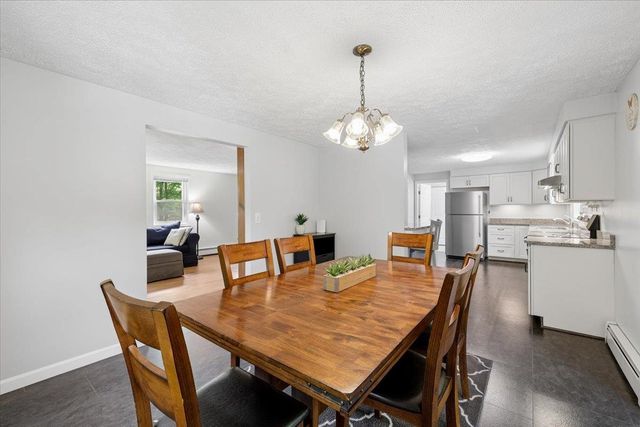 17 Almeda Lane, Hooksett, NH 03106