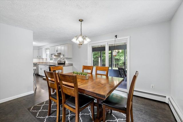 17 Almeda Lane, Hooksett, NH 03106