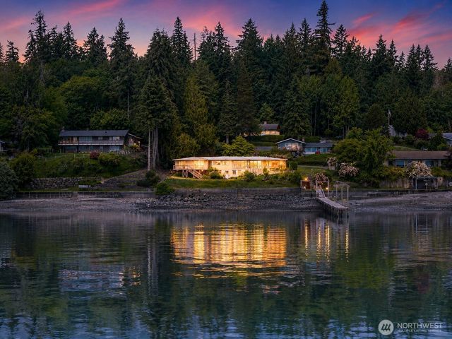 2417 Beach View Lane NW, Olympia, WA 98502