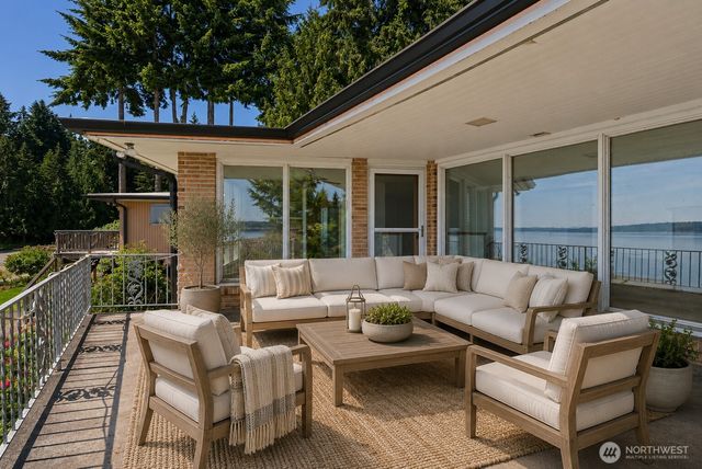2417 Beach View Lane NW, Olympia, WA 98502