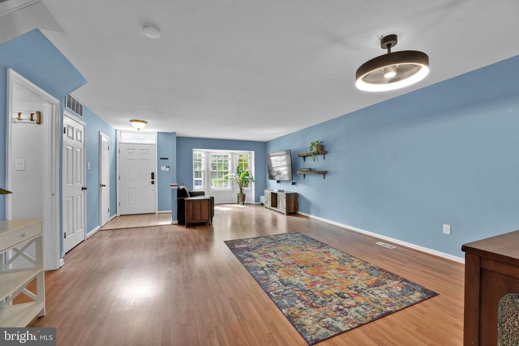 Image 10 of property listing at 8008 GREEN VALLEY LN, Owings Mills, MD 21117