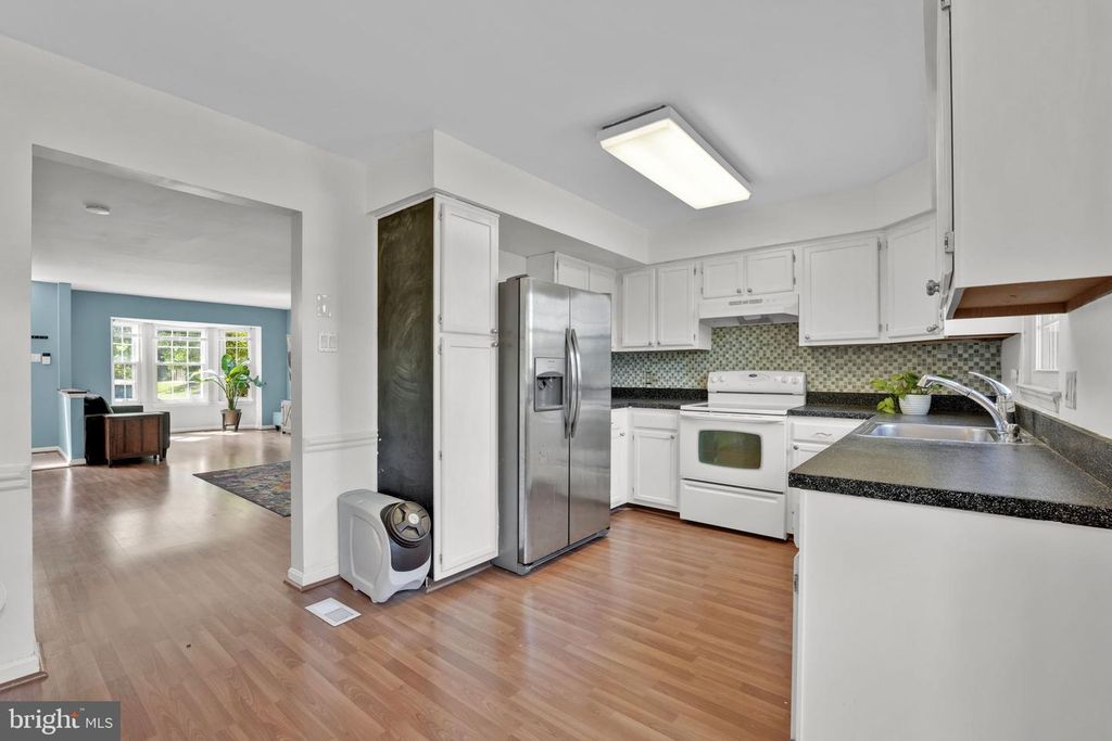 Image 11 of property listing at 8008 GREEN VALLEY LN, Owings Mills, MD 21117