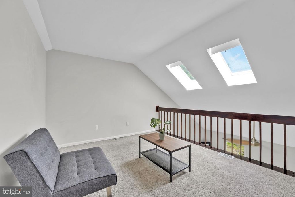 Image 21 of property listing at 8008 GREEN VALLEY LN, Owings Mills, MD 21117