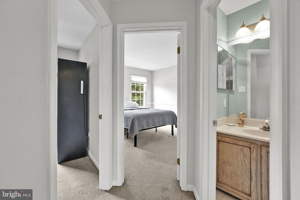 Image 23 of property listing at 8008 GREEN VALLEY LN, Owings Mills, MD 21117