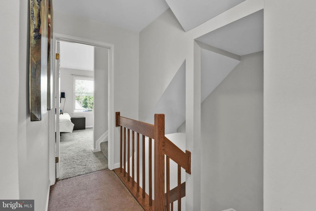 Image 26 of property listing at 8008 GREEN VALLEY LN, Owings Mills, MD 21117