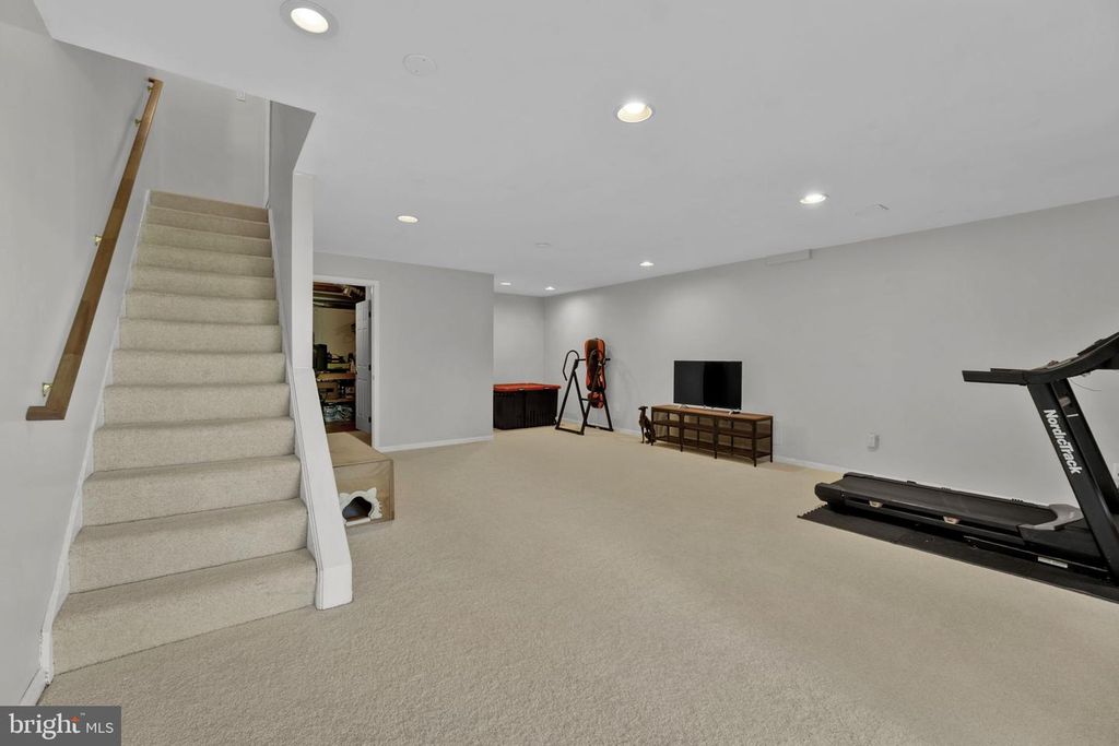 Image 32 of property listing at 8008 GREEN VALLEY LN, Owings Mills, MD 21117