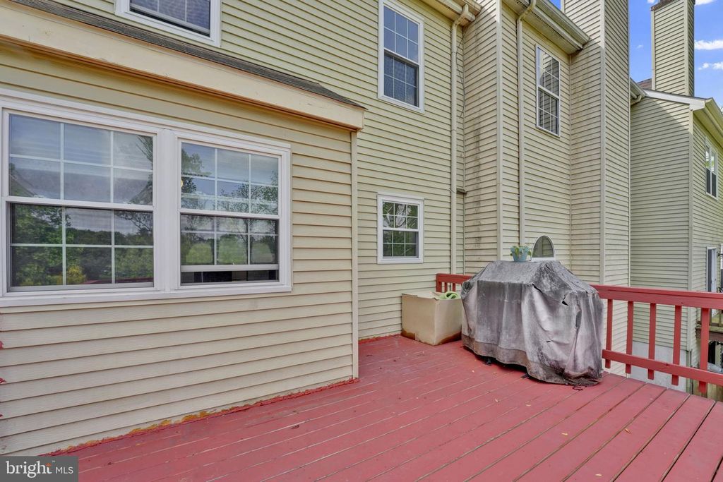 Image 38 of property listing at 8008 GREEN VALLEY LN, Owings Mills, MD 21117