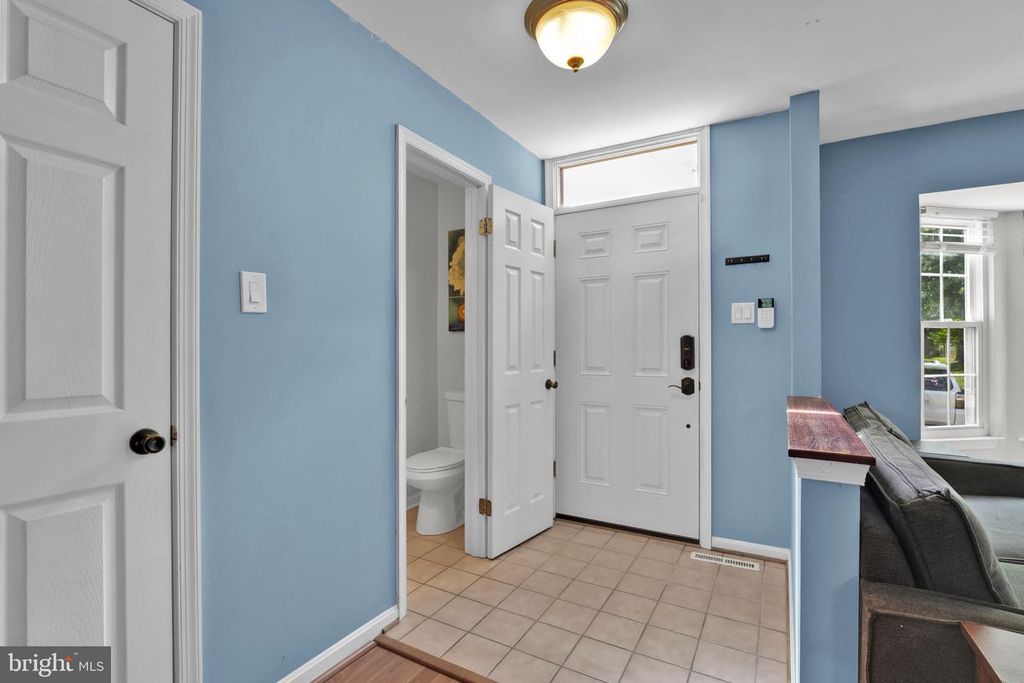 Image 4 of property listing at 8008 GREEN VALLEY LN, Owings Mills, MD 21117
