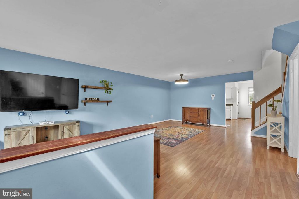 Image 6 of property listing at 8008 GREEN VALLEY LN, Owings Mills, MD 21117