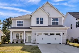 214 Man O War Lane, Hampstead, NC 28443