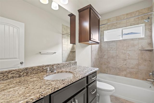 307 Limestone CRK, New Braunfels, TX 78130